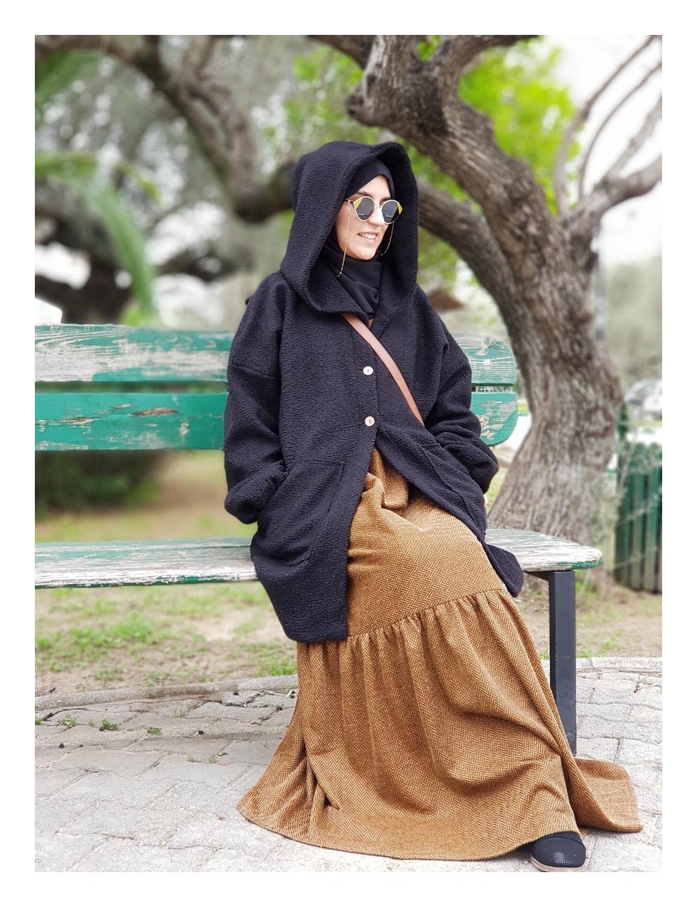 معطف لارا