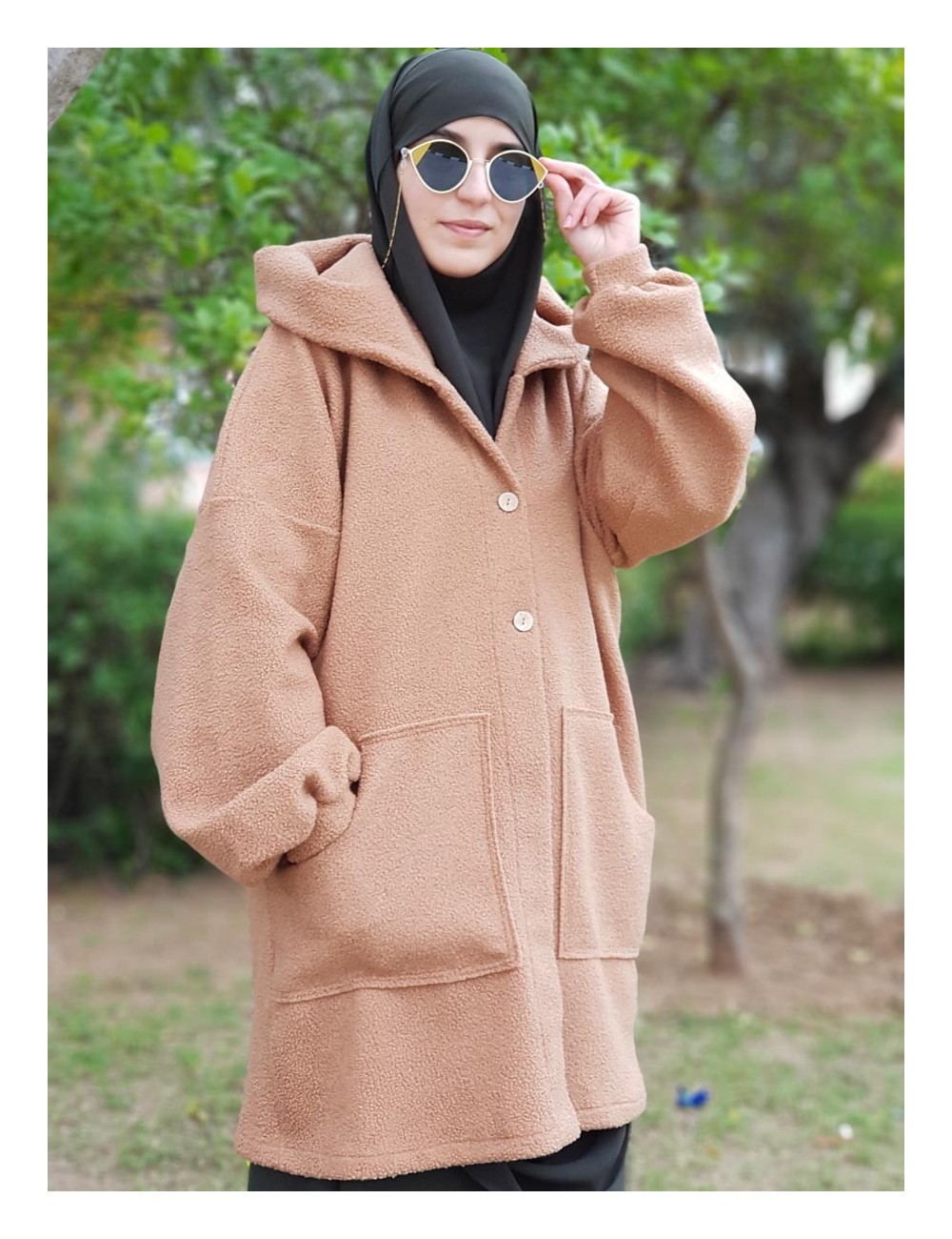 معطف لارا