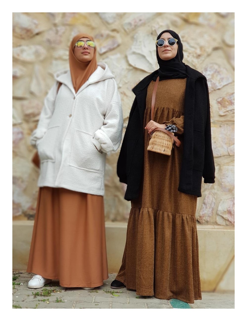 معطف لارا